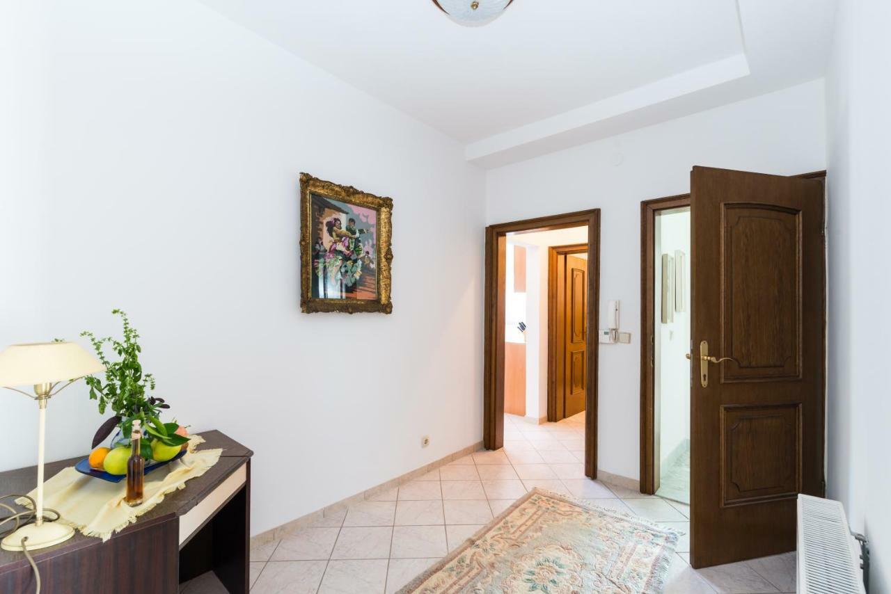 Apartment Victoria *