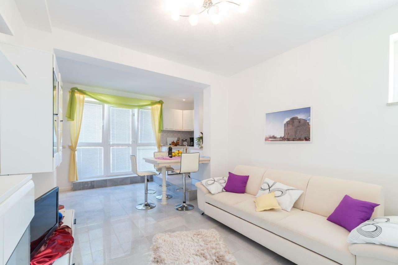 Victoria Apartment